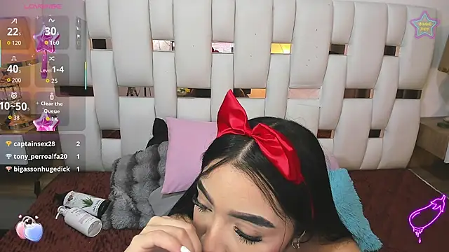 Nauthy_Nahomi live