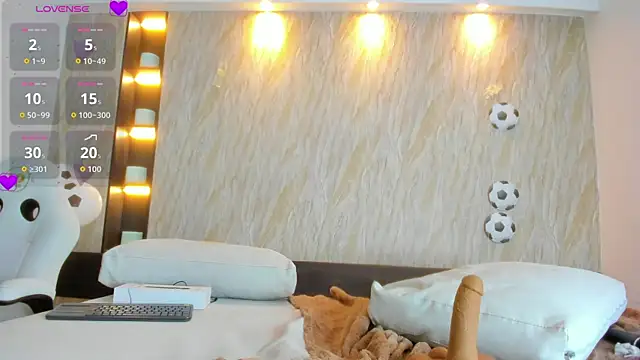 naomi_rossee live