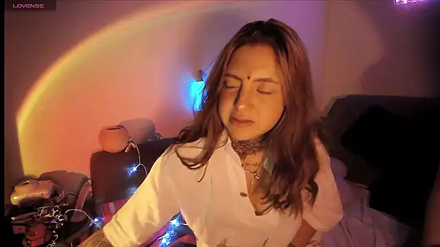 kiara_pura live