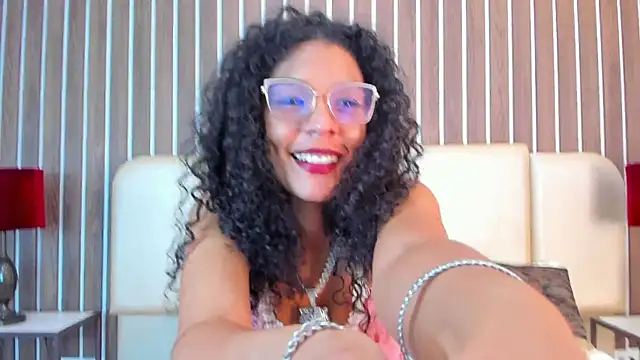 Ninaa_Rora live