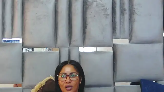 IvyEllis1 live