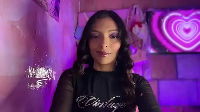 Skye_Moore live