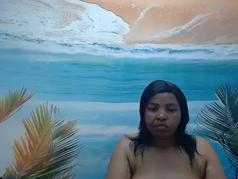 GoldenLuxeLady live