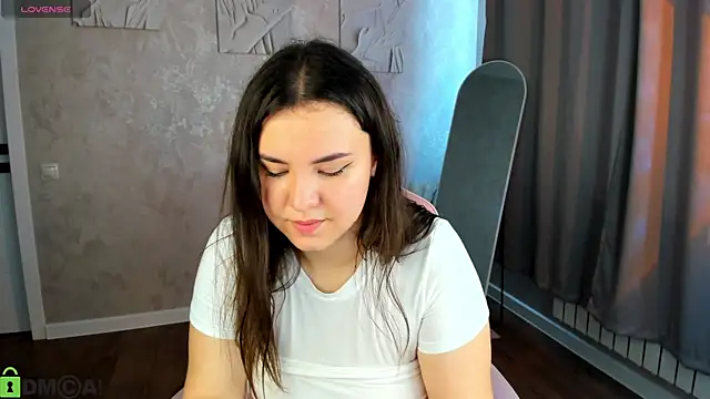Nelie_Evans live