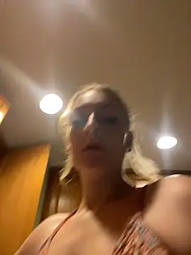 xomikaylaxo live