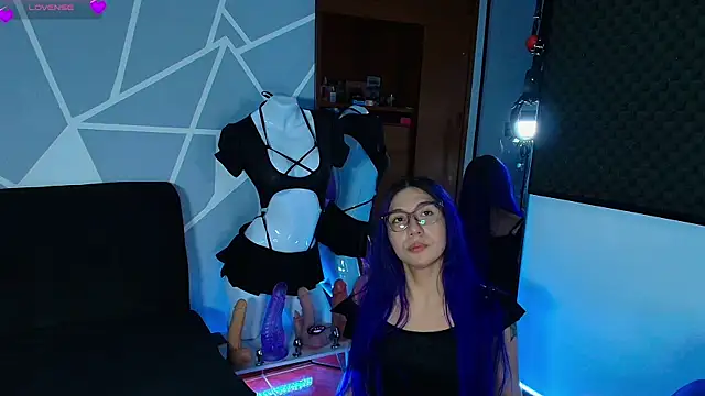 karlamoon23 live