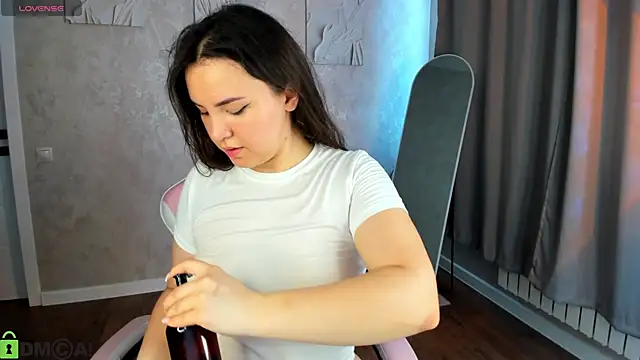 Nelie_Evans live