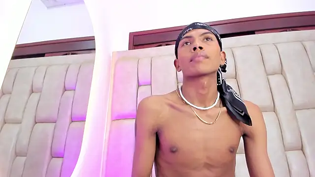 Cuteboyhenrik_os live