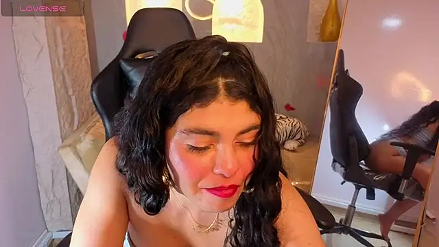 Nyx_moon_v live