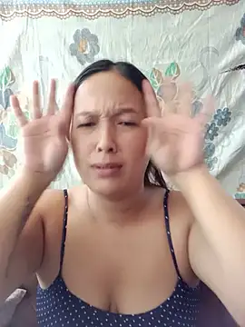 urwomaninlove live
