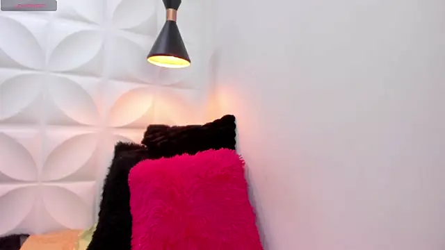 zaira_skinny live