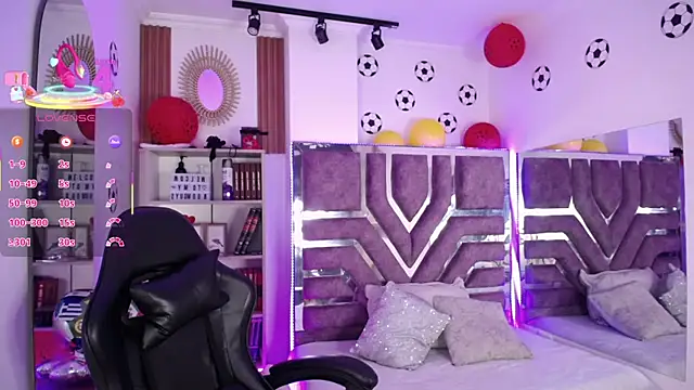 Eva__Walker live