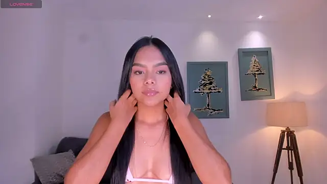 SaphiraJames live