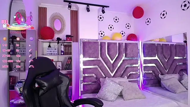 Eva__Walker live