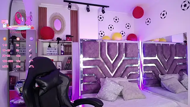 Eva__Walker live
