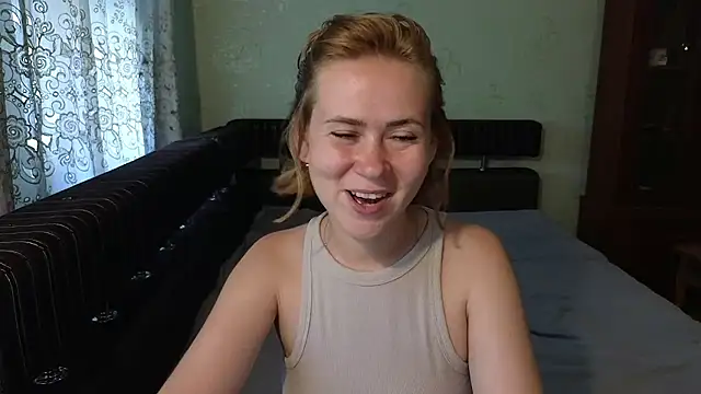 Riley_Roo live