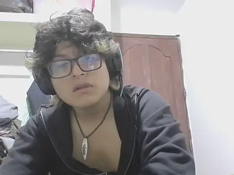 layom_21 live
