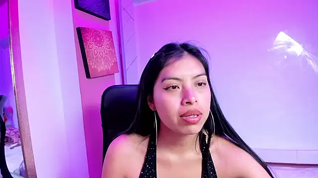 Chloe_Martini live