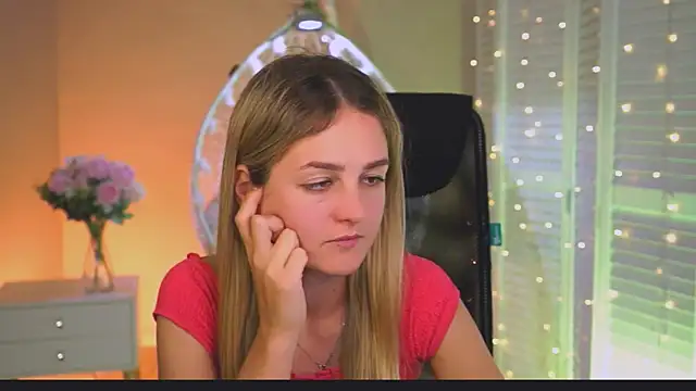 DeboraLarson live