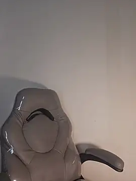 Nia_lobo live