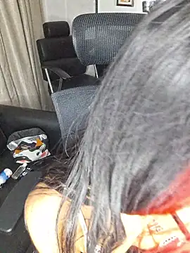 carolinerue live