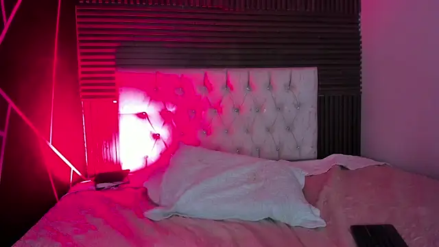 EmilyMora1_ live