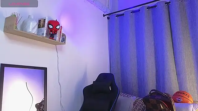 ASHTON_HILS live