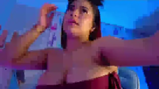 NicolleTaylor live