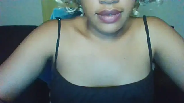 thekelliecapri live