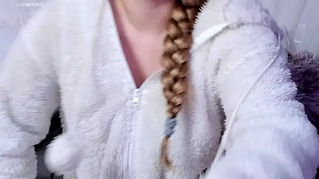 julieta_cooper20 live