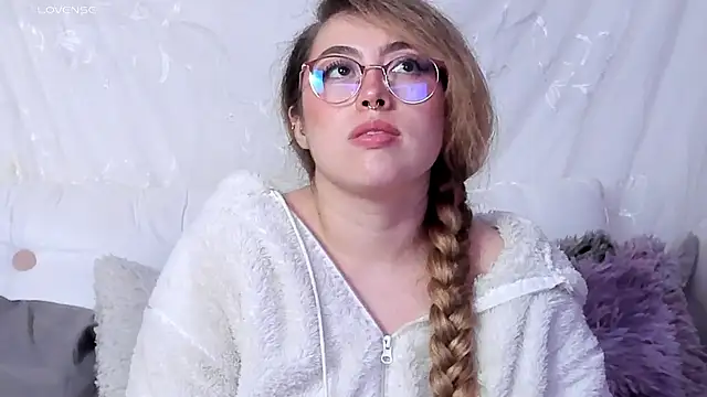 julieta_cooper20 live