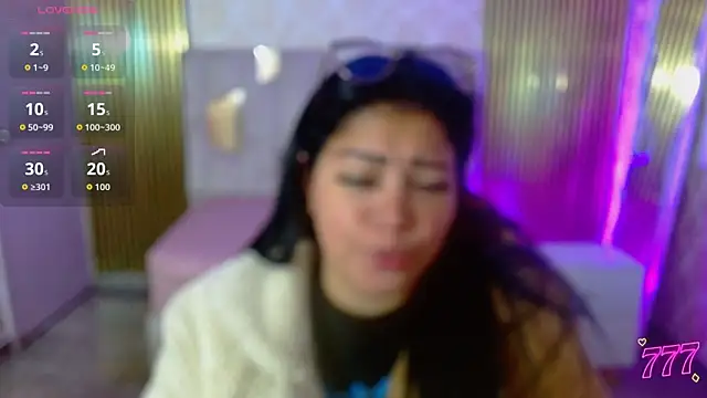 martinna_tay live