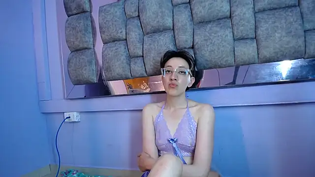 Skylar_Miller_ live
