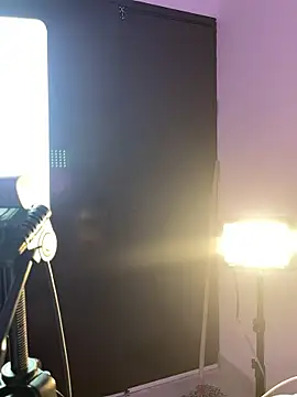 Dannia__ live
