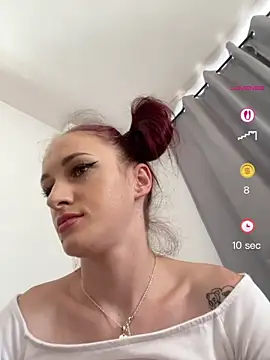 Roxyfoxyyy live