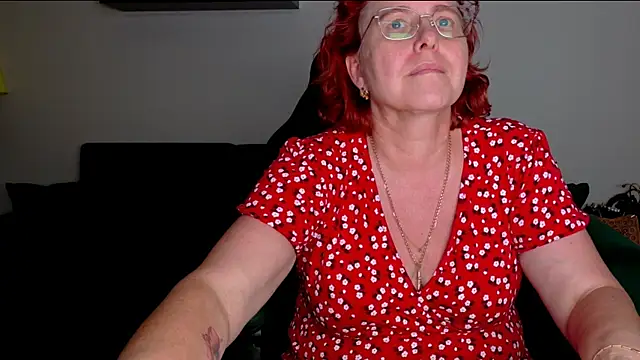 JoannaAndNeighbour live
