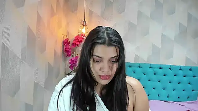 LindaBreeS live