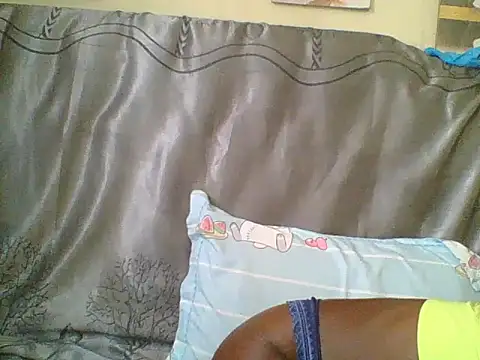 Tish_Leylah live