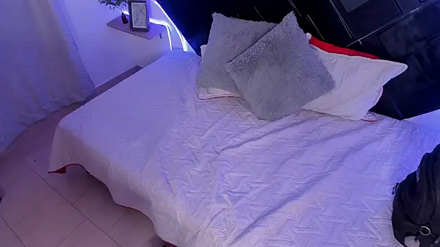 Sarah_miel live