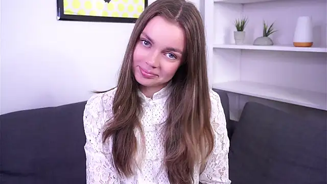 SaraStraton live