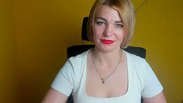 CuttieEmma live