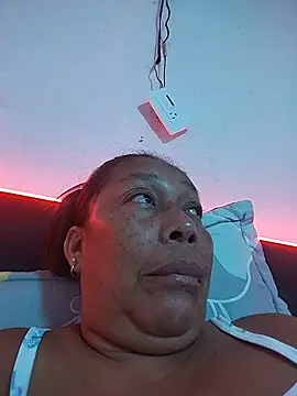Sweet-Latina-Milf live