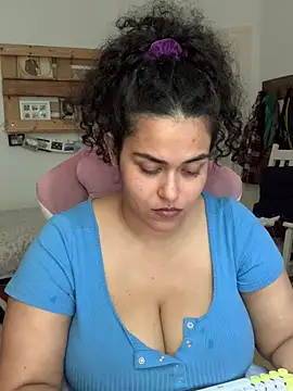 Curvydesifromgermany live