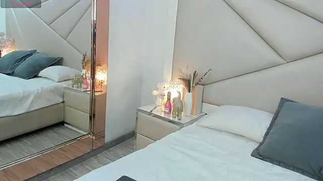 MiliKloss live