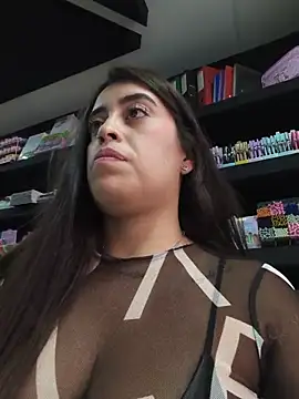 MissNyraSecret live