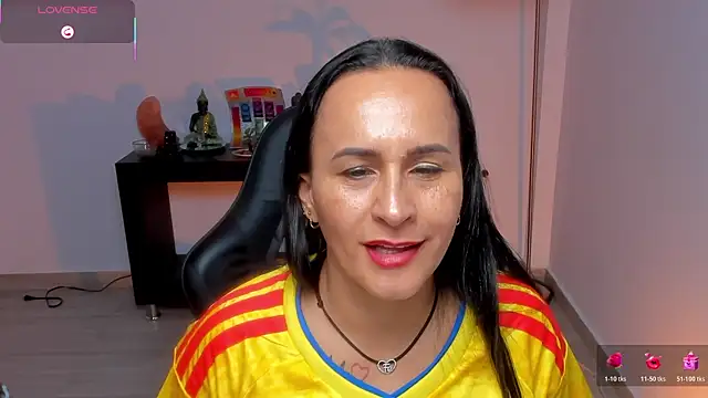 Sara_Charmy live