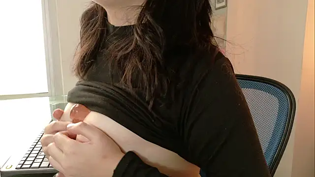 Lilith_Doll live