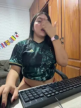 Luna_rousse26 live