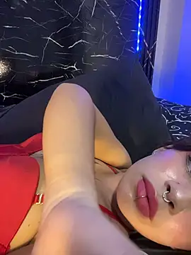 Ashnikko___ live