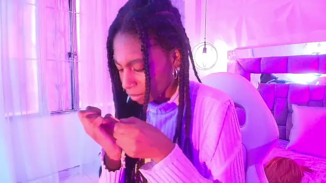 Queen_perla_ live